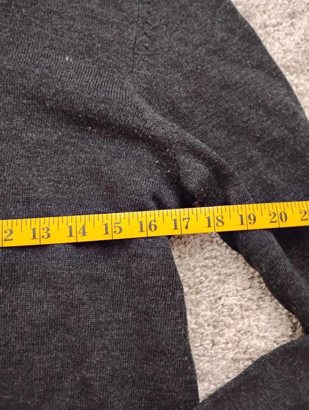 Theory Dark Grey V-Neck Wool Sweater Sz L